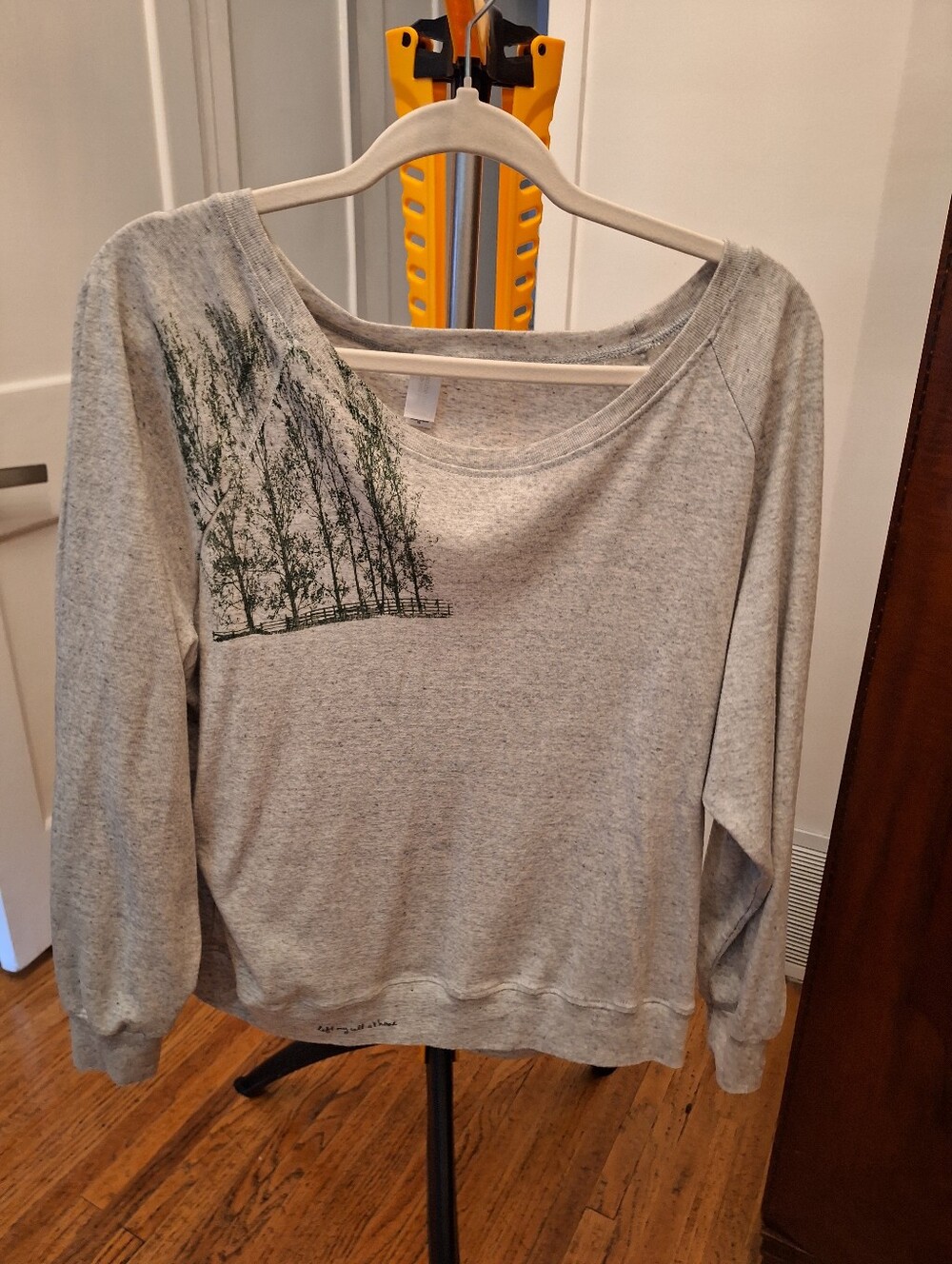 Women’s Lightweight Scoop Neck Sweatshirt - Gray with Green Tree Print